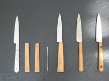 Einzelteile eines Messers