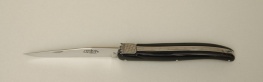 Nur noch 1 Stück erhältlich, exclusives 12cm Messer in Horn schwarz anstelle der Biene wurde ein Bayerisches Wappen gefertigt.